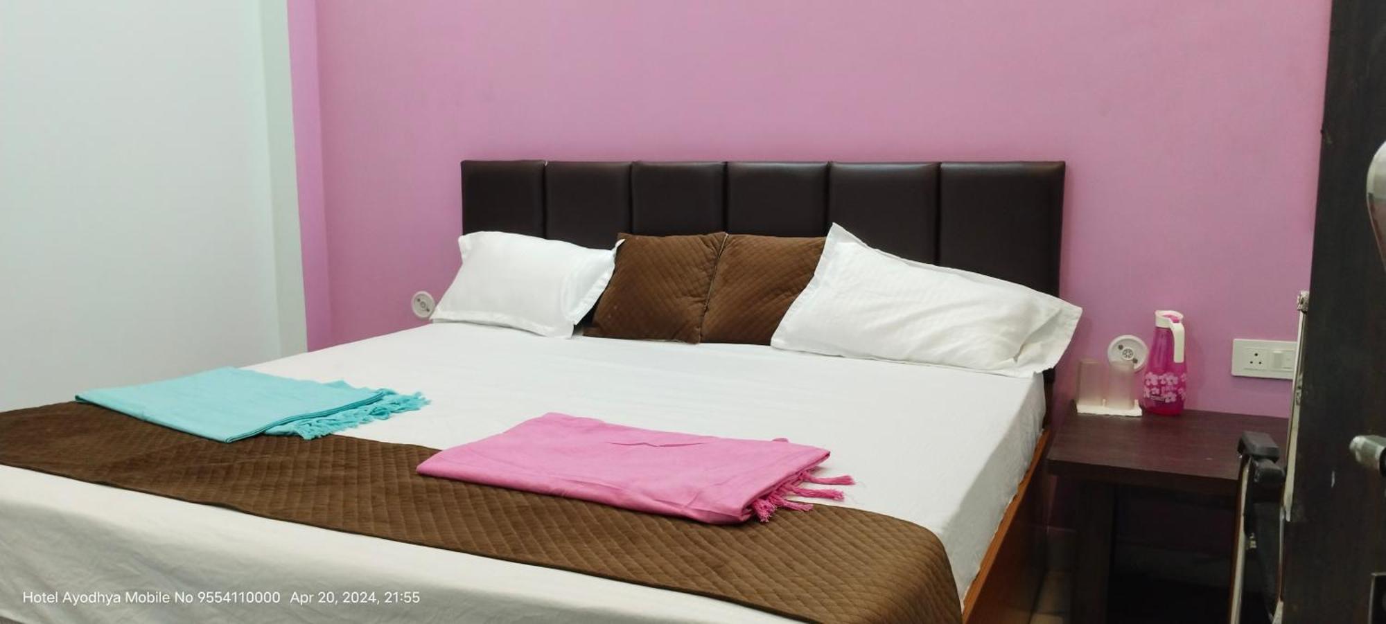 Hotel Ayodhya Paying Guest Exterior foto